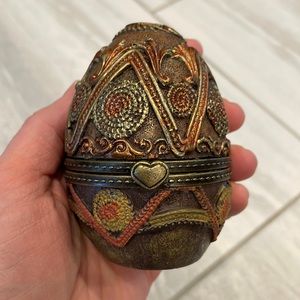 Egg shaped trinket box